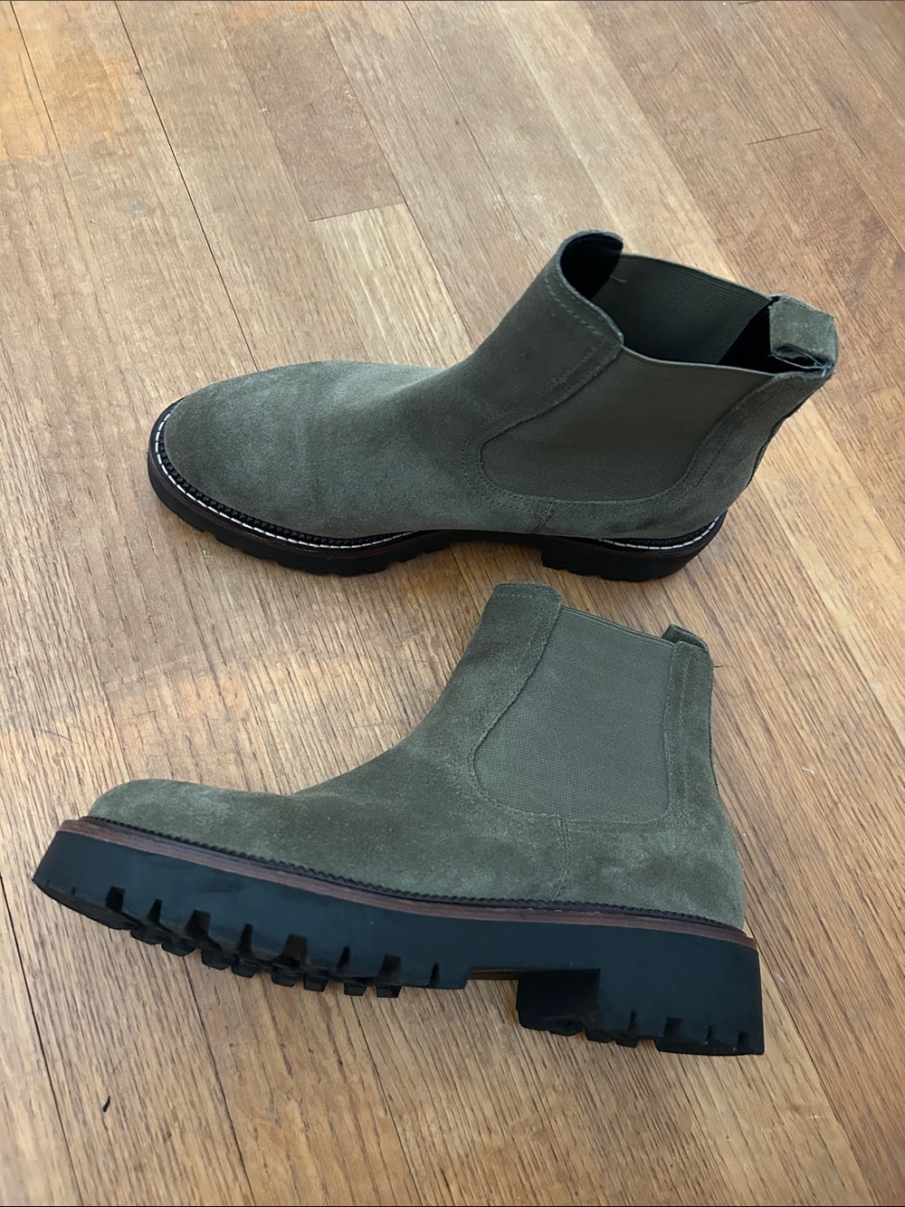 Caslon Women’s Miller Water-resistant Olive Suede Chelsea Boots - Lug Sole - 7.5